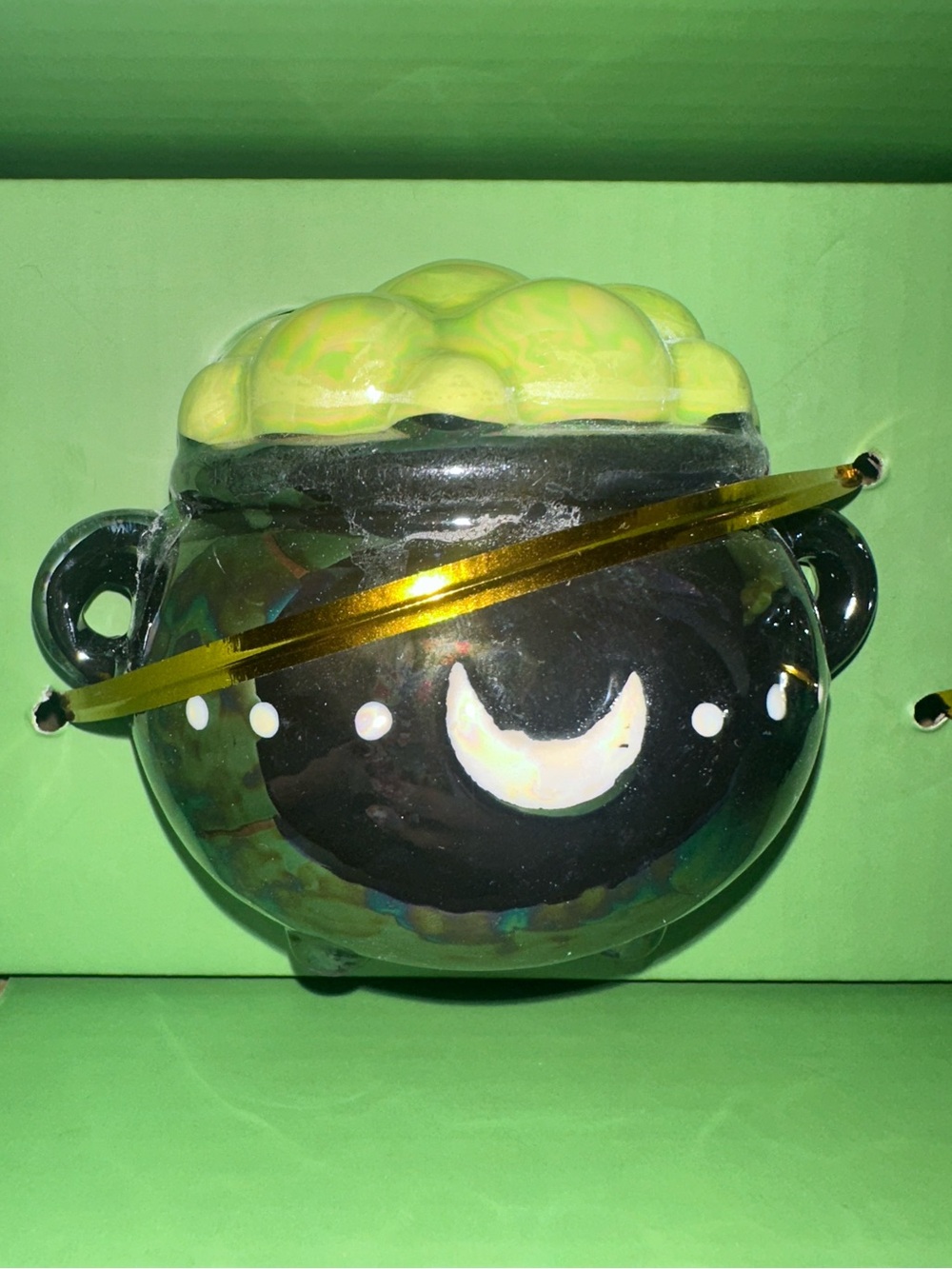 10 Strawberry Street Halloween Cauldron Salt & Pepper Shakers ~ New - Picture 2 of 7